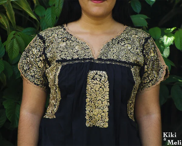 Blusa bordada San Antonino negra con dorado
