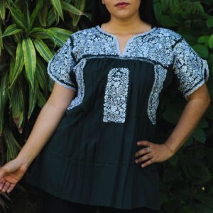 Blusa bordada San Antonino verde oscuro con bordado plateado