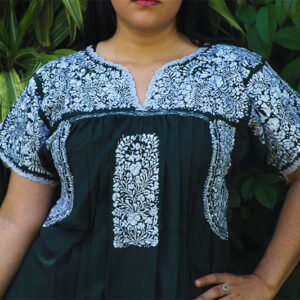 Blusa bordada San Antonino verde oscuro con bordado plateado