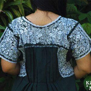 Blusa bordada San Antonino verde oscuro con bordado plateado