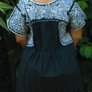 Blusa bordada San Antonino verde oscuro con bordado plateado