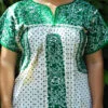 Blusa San Antonino estampada con bordado verde