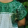 Blusa San Antonino estampada con bordado verde