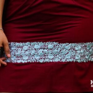Vestido corto San Antonio vino con bordado plateado