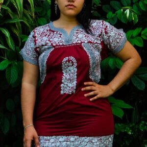 Vestido corto San Antonio vino con bordado plateado