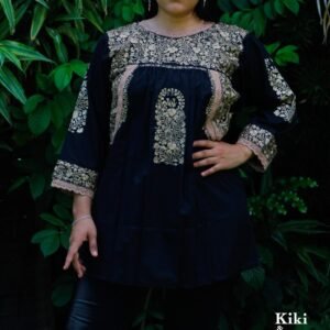 Blusa San Antonino negra manga larga con bordado dorado