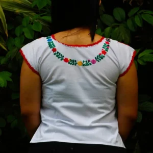 Blusa San Antonino blanca sin manga con bordado multicolor