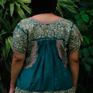 Blusa bordada San Antonino verde con bordado dorado