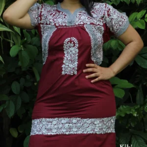 Vestido corto San Antonio vino con bordado plateado