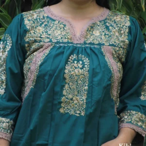 Vestido corto San Antonino verde con bordado dorado