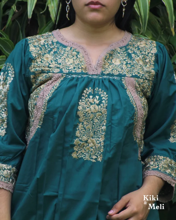 Vestido corto San Antonino verde con bordado dorado