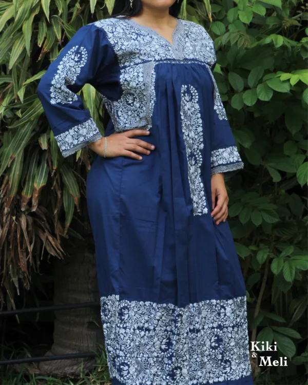 CC007-VESTIDO-BORDADO-SANANTONINO (2) Vestido largo San Antonino azul manga larga con bordado plateado