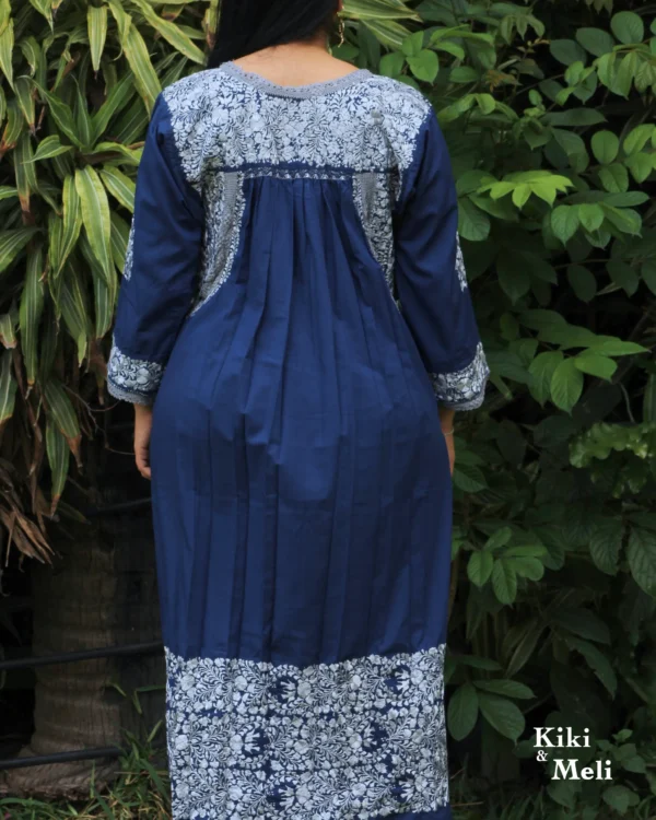 CC007-VESTIDO-BORDADO-SANANTONINO (3) Vestido largo San Antonino azul manga larga con bordado plateado