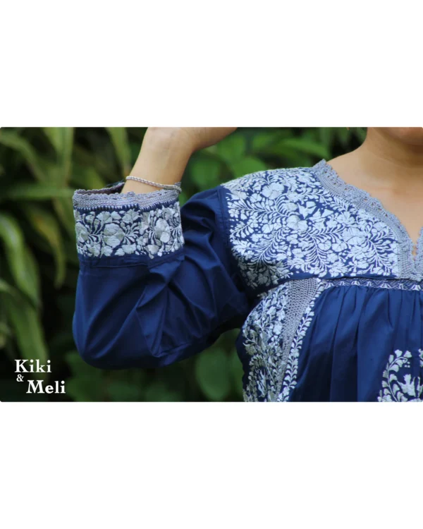 CC007-VESTIDO-BORDADO-SANANTONINO (5) Vestido largo San Antonino azul manga larga con bordado plateado