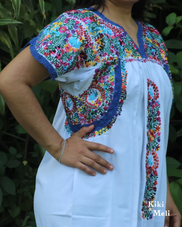 Vestido largo San Antonino blanco con bordado multicolor