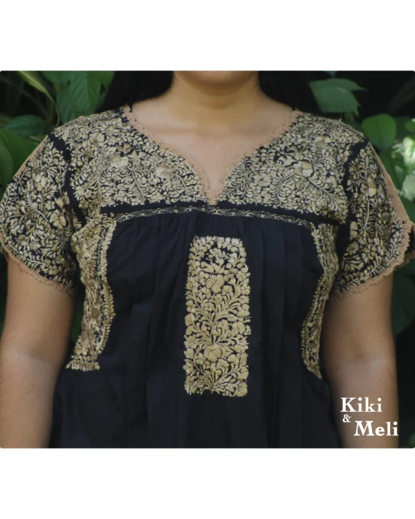 Blusa bordada San Antonino negra con dorado