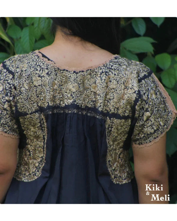 Blusa bordada San Antonino negra con dorado