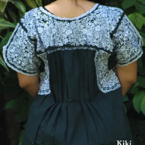 Blusa bordada San Antonino verde oscuro con bordado plateado