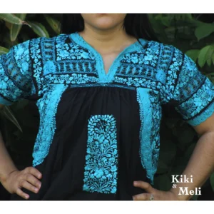 LS005-VESTIDO-BORDADO-SANANTONINO (3) Vestido corto San Antonino negro con bordado azul