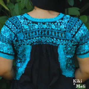 LS005-VESTIDO-BORDADO-SANANTONINO (4) Vestido corto San Antonino negro con bordado azul