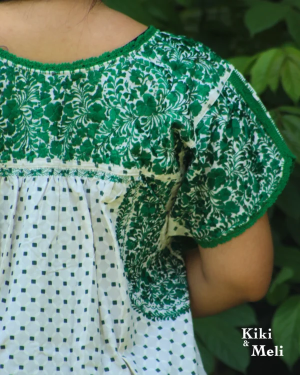 LS008.2-BLUSA-BORDADA-SANANTONINO (4) Blusa San Antonino estampada con bordado verde