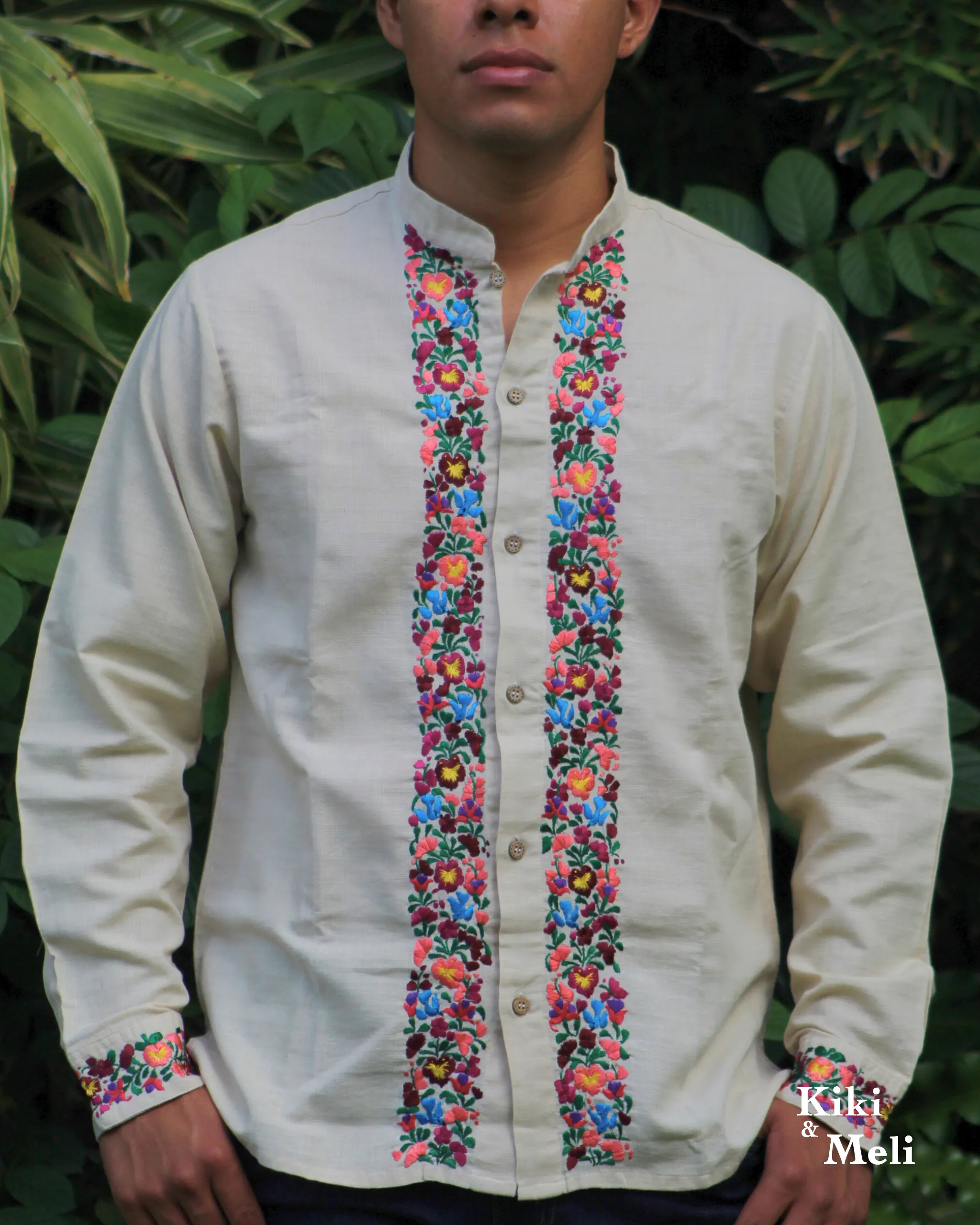Guayabera de lino San Antonino beige con bordado multicolor