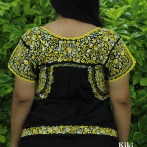 Blusa bordada San Antonino negra con bordado amarillo
