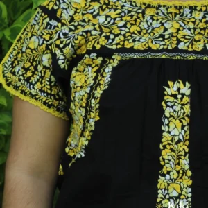Blusa bordada San Antonino negra con bordado amarillo