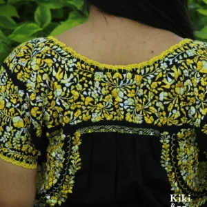 Blusa bordada San Antonino negra con bordado amarillo