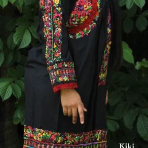 Vestido San Antonino obra de colección, negro con bordado multicolor