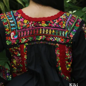 Vestido San Antonino obra de colección, negro con bordado multicolor