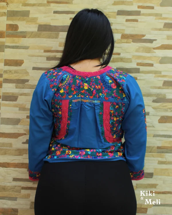 SC005-VESTIDO-BORDADO-SANANTONINO (2) Blusa San Antonino azul con bordado multicolor