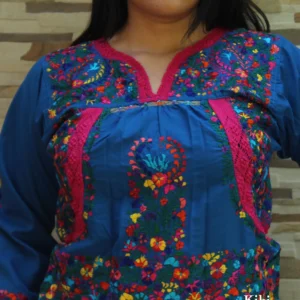 SC005-VESTIDO-BORDADO-SANANTONINO (3) Blusa San Antonino azul con bordado multicolor
