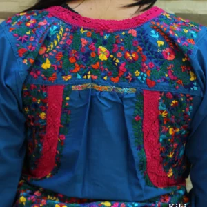 SC005-VESTIDO-BORDADO-SANANTONINO (4) Blusa San Antonino azul con bordado multicolor