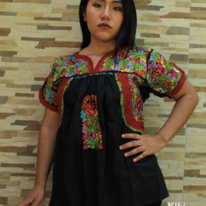 Blusa San Antonino negra con bordado multicolor