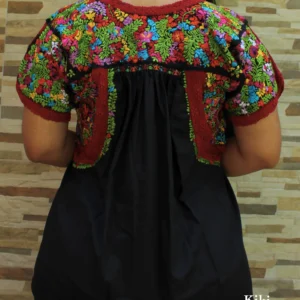 Blusa San Antonino negra con bordado multicolor